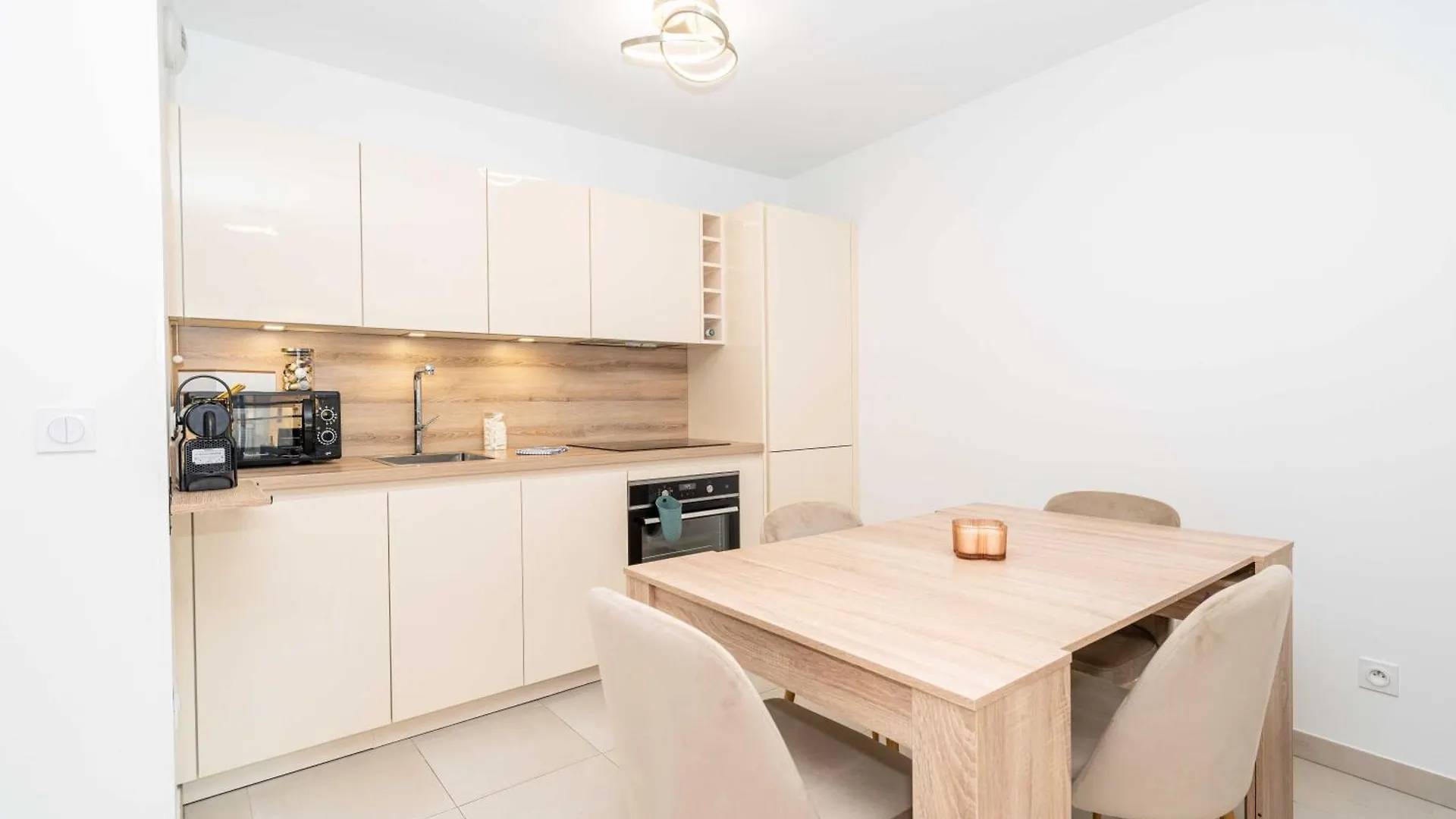 Modern Apartment With Terraces, Parking - Cannes 0*,